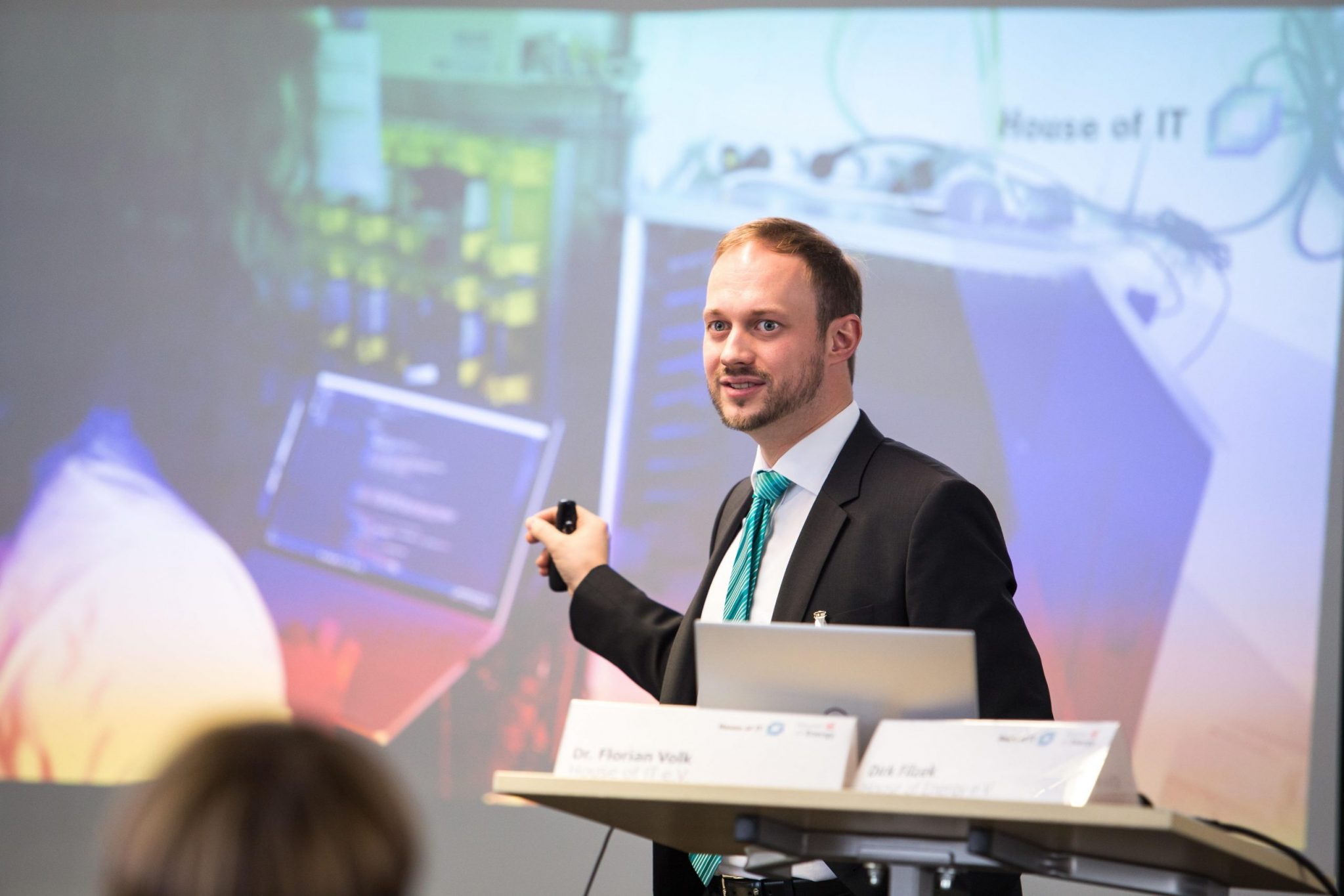Alumni Vortrag: „Careers in science, or how (not) to become a professor“